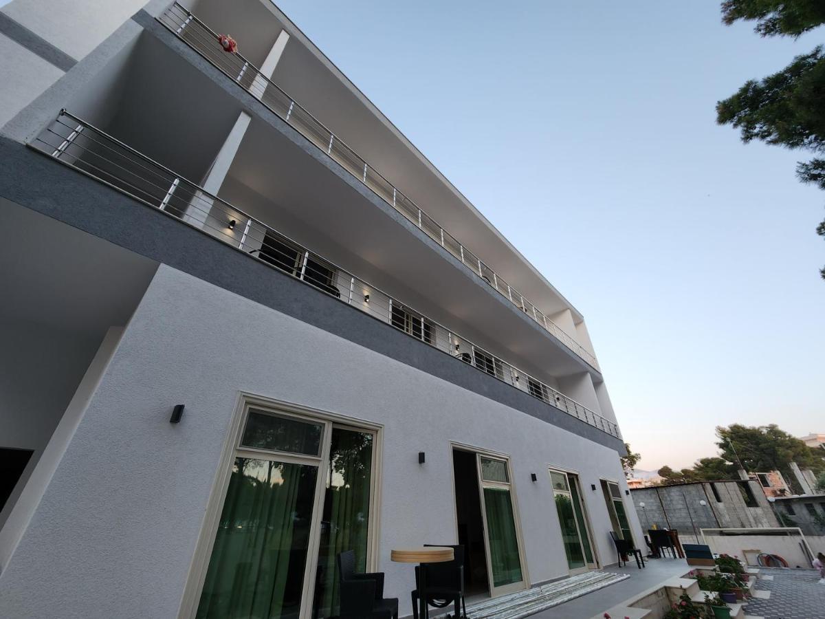 Sea Front Villa Vlore Luaran gambar