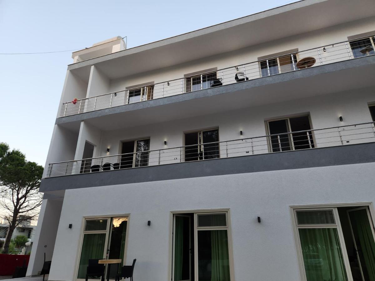 Sea Front Villa Vlore Luaran gambar