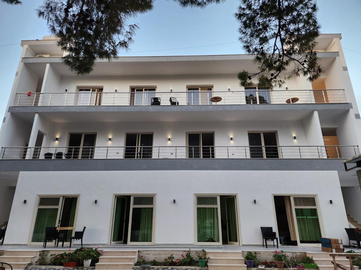 Sea Front Villa Vlore Luaran gambar
