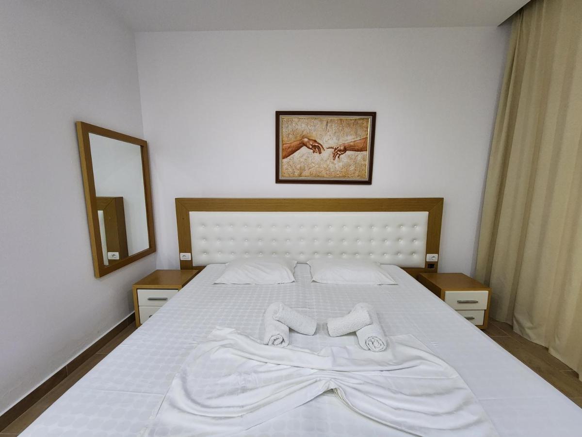 Sea Front Villa Vlore Luaran gambar