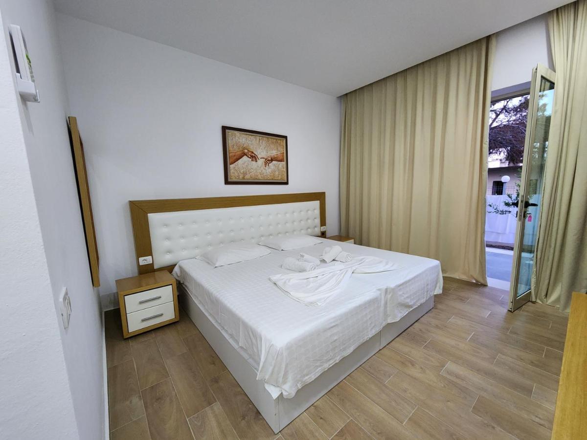 Sea Front Villa Vlore Luaran gambar