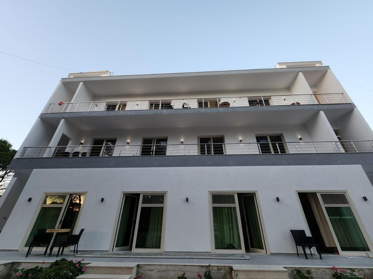 Sea Front Villa Vlore Luaran gambar